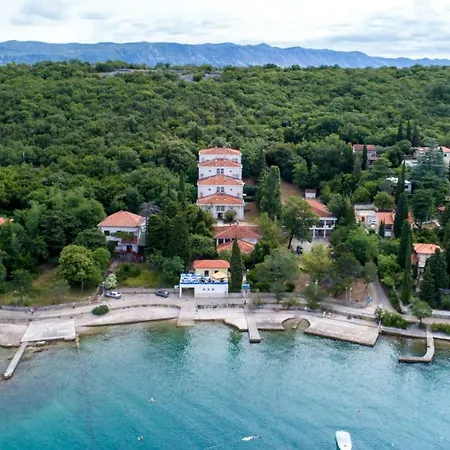 Delfin Hotel 3*